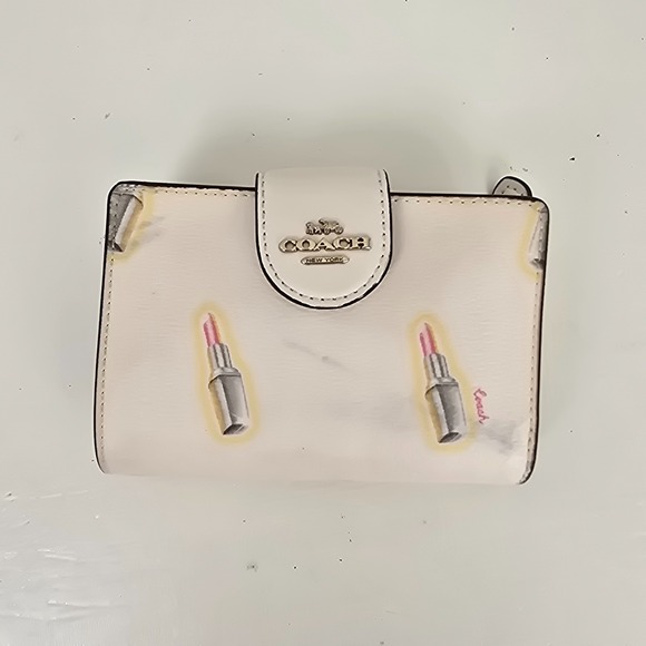 Coach Women's Leather Wallet Lipstick Print Small Bifold 5x3.5 Compact - Picture 1 of 11